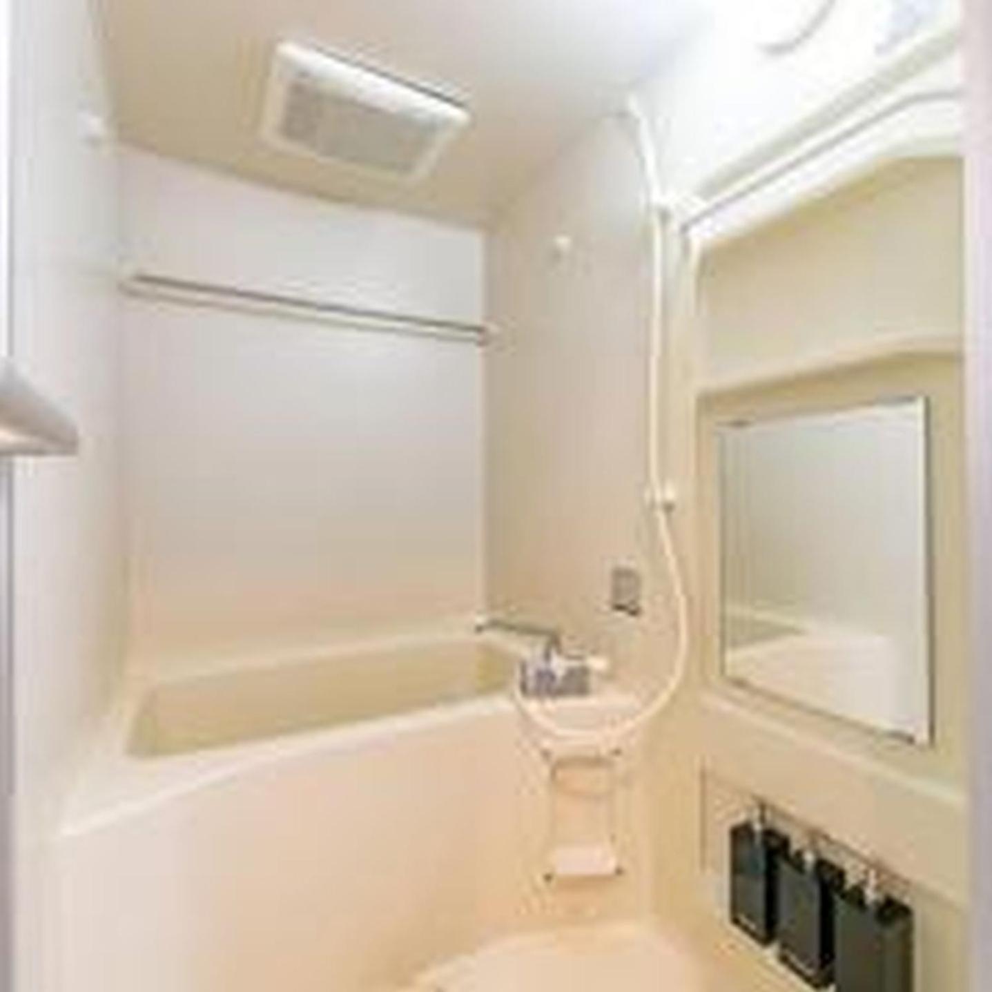 Apartemen Yuki 202 *